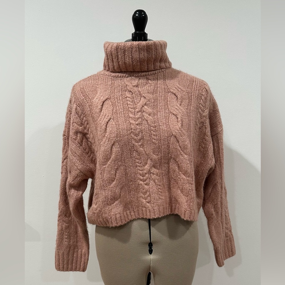Love Tree : Turtleneck Cropped Pink Sweater
